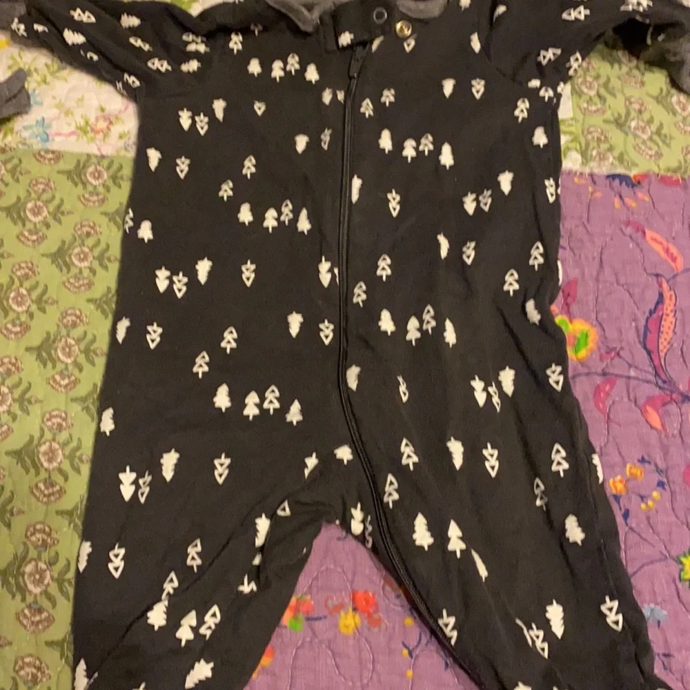 Set of two sleep and play onsies